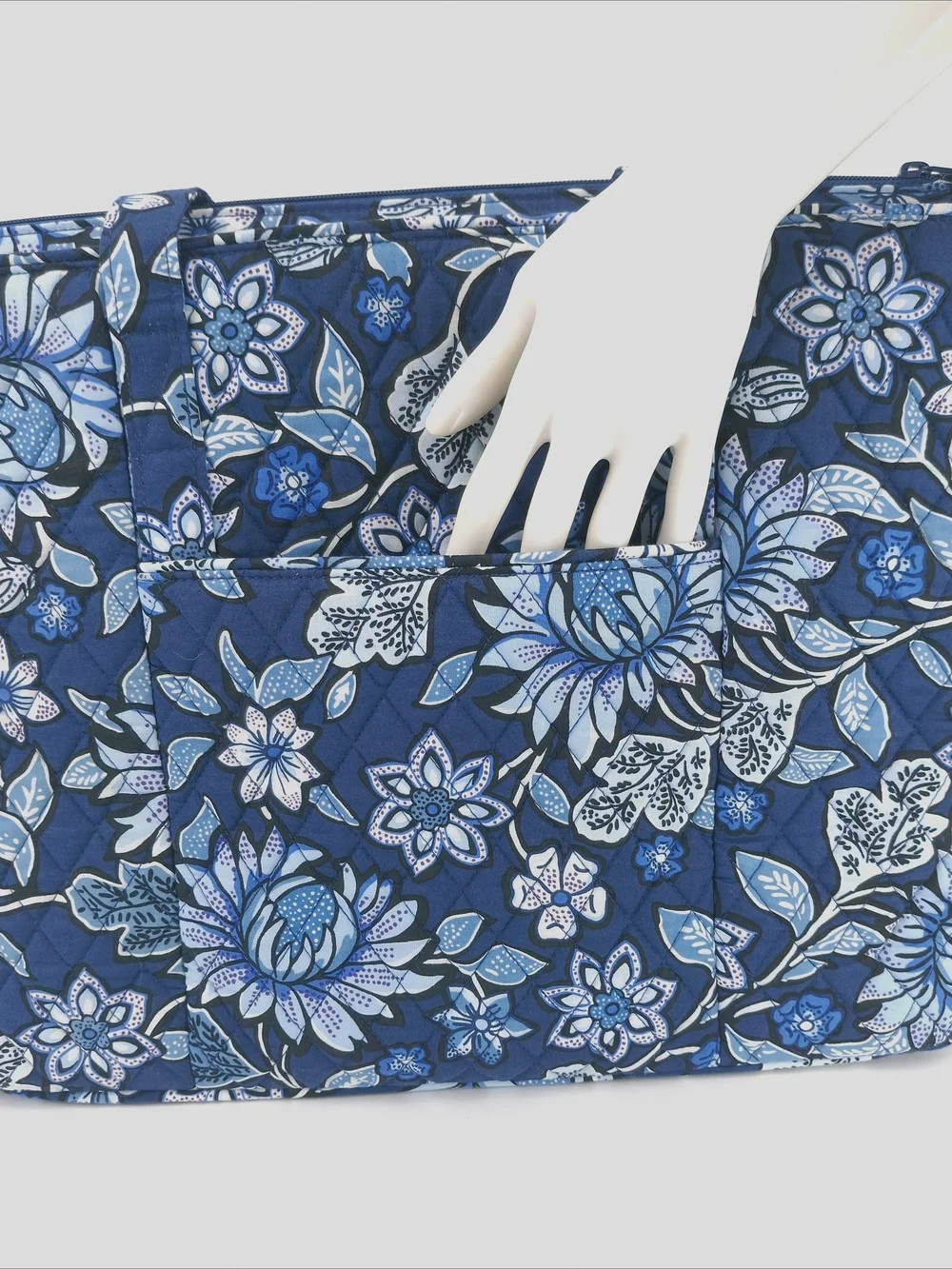✨NWT Vera Bradley Turnlock Tote Bag in Tropics Tapestry - Laptop Sleeve✨